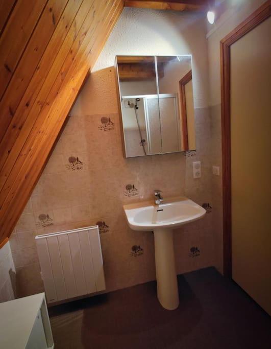 Logement 6 pers au cœur des montagnes pyrénéennes Boutx Extérieur photo